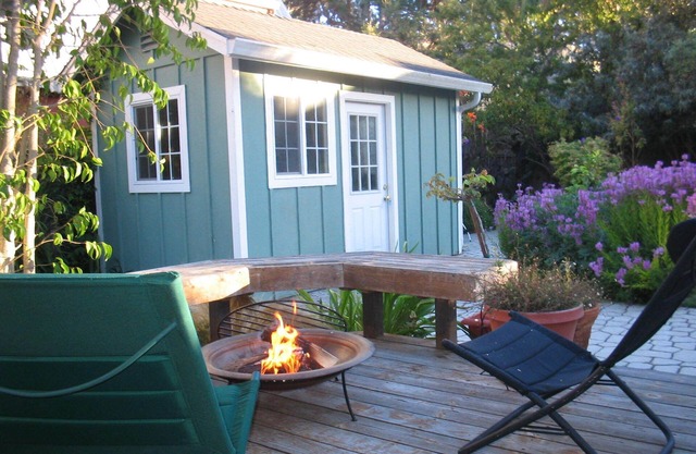 Coastal Paradise Awaits: Dog-Friendly Beachbreak Bungalow in Santa Cruz