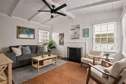 Coastal Retreat 1BR Steps to Ocean & Peek Views