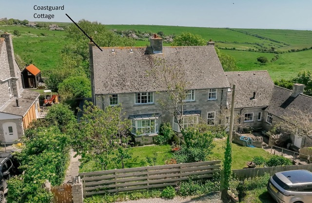Coastguard Cottage - 4 bedroom family accommodation