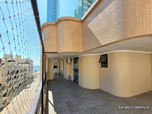 Cobertura com 4 Quartos a poucos metros da Praia em Itapema Meia Praia