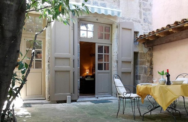 Cocon au cœur du Puy-en-Velay avec cour privée et WIFI - FR-1-582-325