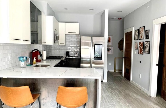 Collect3 2BR 1BA Close to Train and NYC