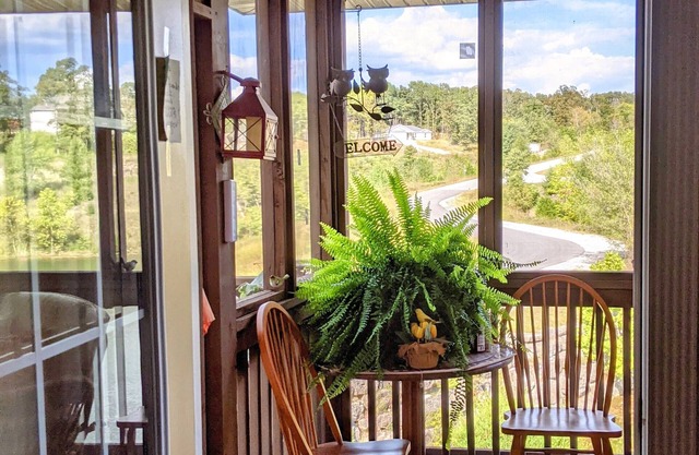 Colleen's Cottage in Cross Creek- Cozy Part-Time Corporate Monthly Rental🏡