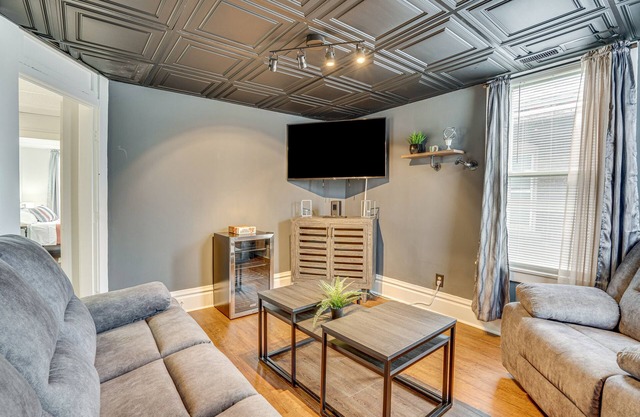 Columbus Apartment ~ 2 Mi to Ohio State University