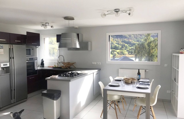 Come and recharge your batteries between the lake