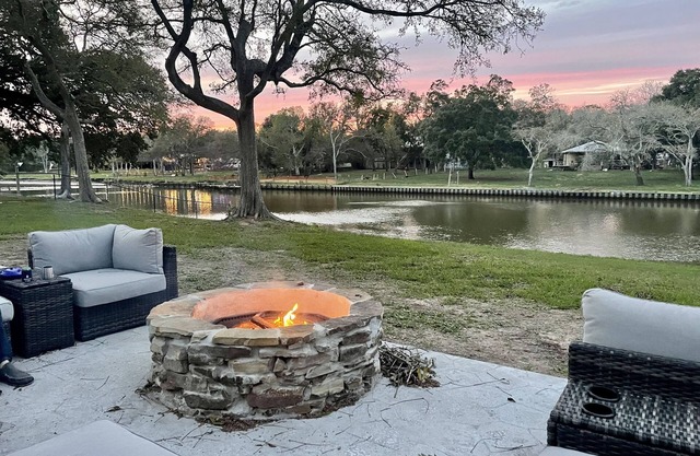 Come and relax by the creek for your vacation!