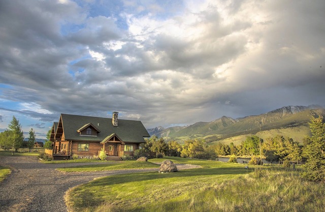 Come Relax, Rejuvenate & Reconnect on the Yellowstone River in Montana.