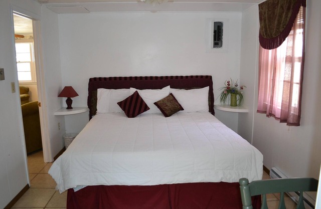 Come visit our 2bd cabin on Table Rock Lake close to Silver Dollar City!