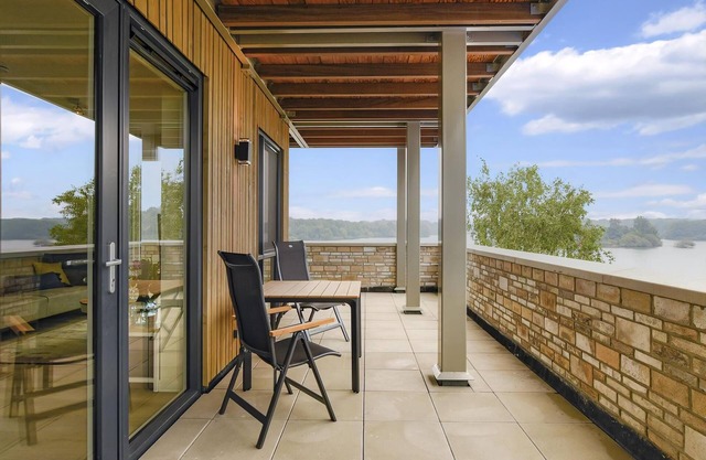 Comfort 2-person water house in the holiday park Landal Marina Resort Well