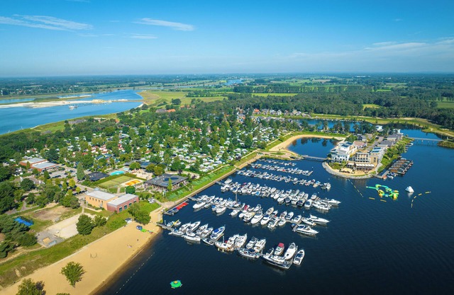 Comfort 4-person water house in the holiday park Landal Marina Resort Well