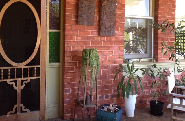 Comfort and convenience await you in this cosy, historic, cottage.