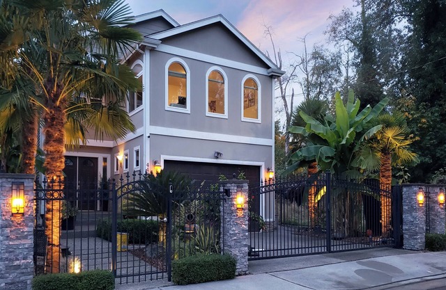 Comfort and Luxury Tropical Villa with EV Charger.