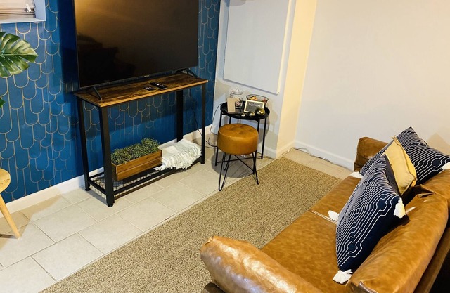 Comfort and Modern 2 Beds Studio.