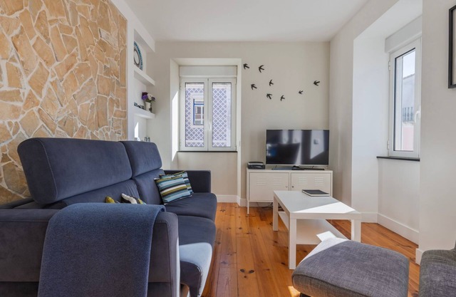 Comfort & Bright Apartment by LovelyStay