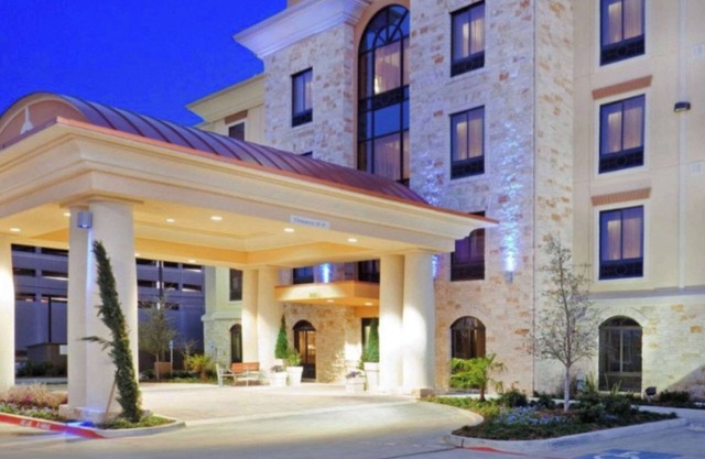 Comfort Inn & Suites Dallas Medical - Market Center