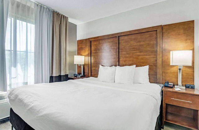 Comfort Suites near I-80 and I-94