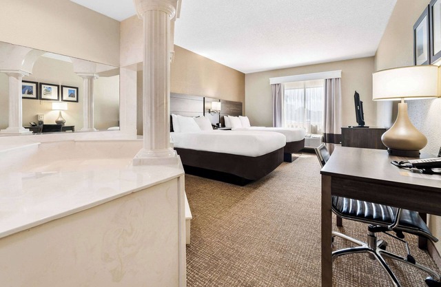 Comfort Suites near Robins Air Force Base