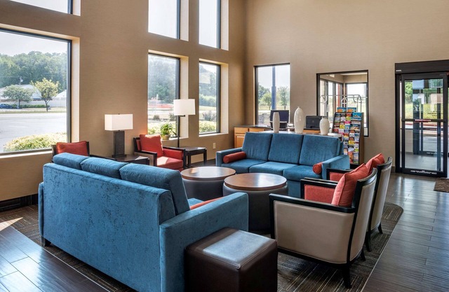Comfort Suites