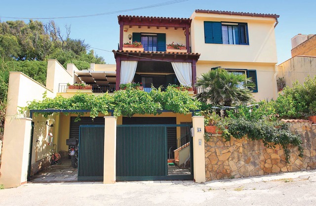 Comfortable duplex overlooking the sea!