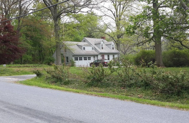 Comfortable 1930s cape in Marlborough Village