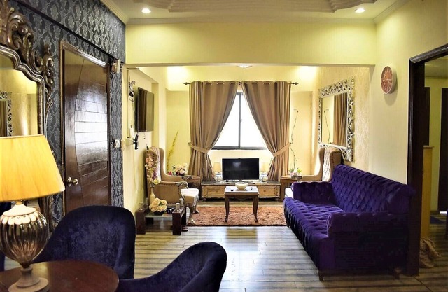 Comfortable- 3 bedroom entire apartment