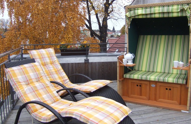 comfortable 4-star roof terrace apartment, quiet and central