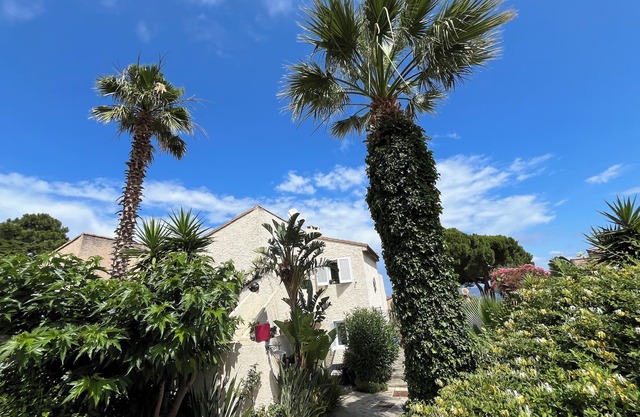 Comfortable air-conditioned apartment 80m from Sant Ambroggio beach