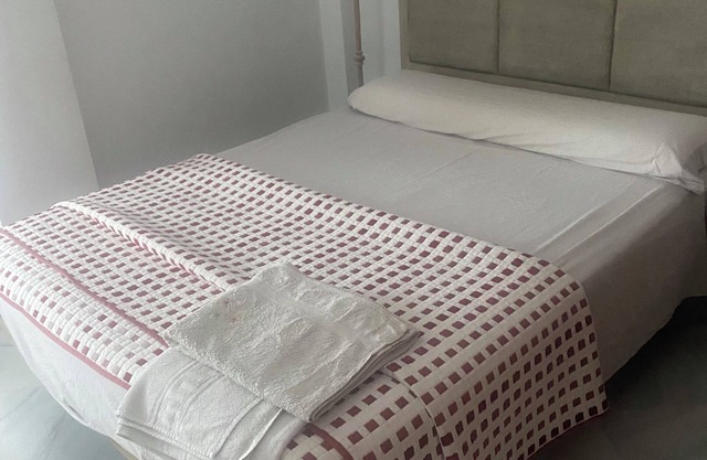 Comfortable apartment in TRIANA, close to everything you want to see!