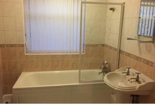Comfortable big room in Leicester