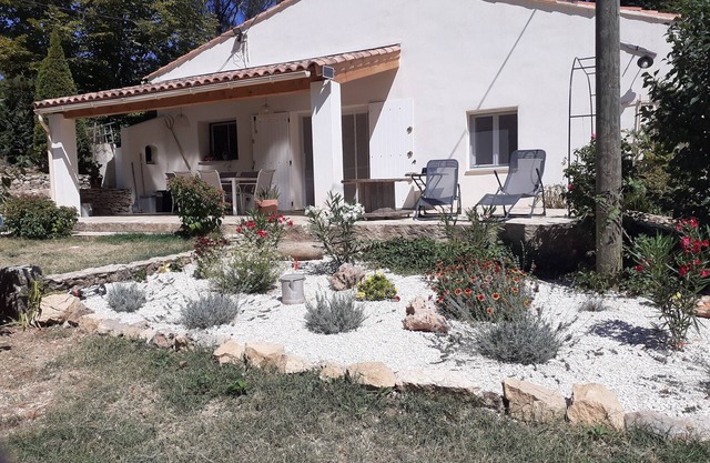 Comfortable country house with large fenced garden