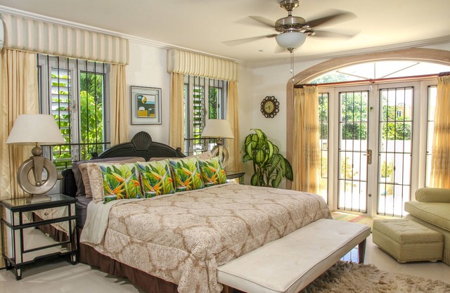 Comfortable, cozy, King Bedroom Suite in a lovely private residence