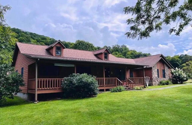 Comfortable home with stunning porch views