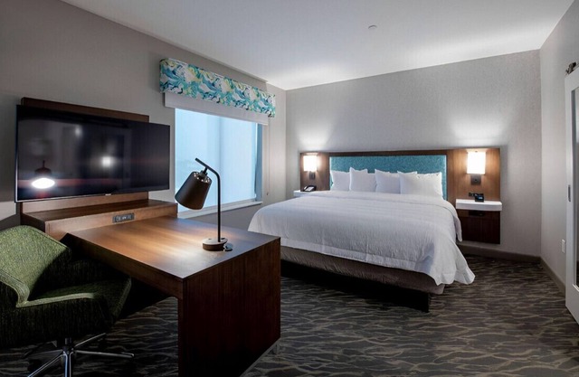 Comfortable & Relaxing Rm for Couples! Pool,Gym