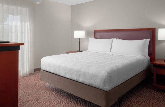 Comfortable Suite for Long-Term Guests Near Seattle Attractions