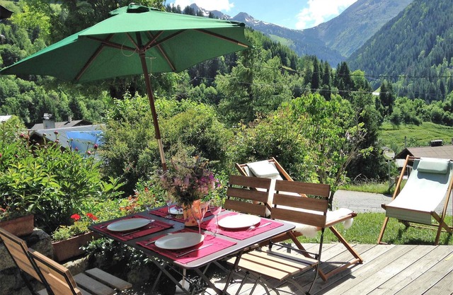 Comfortable T2 in Arêches-Beaufort, 3-4 people, terrace, parking, near shops and ski bus