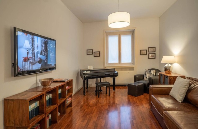 Comfortable tastefully furnished apartment in a strategic position