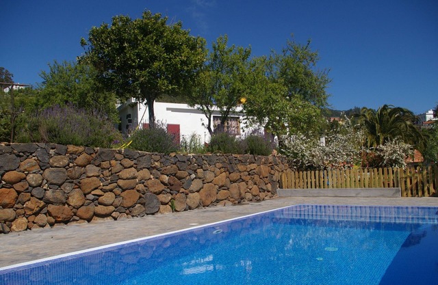 Comfortable traditional Canary house with sea views and private Swimming Pool