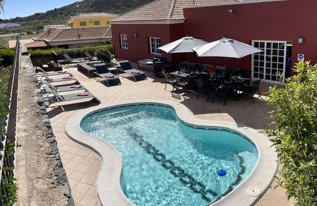 Comfortable Villa 10 minutes from main resorts.