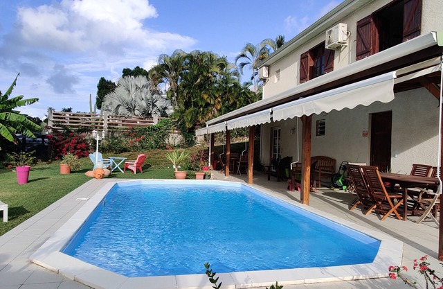 Comfortable, waterfront studio, 5 minutes from the beach