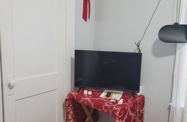 Comfortable with WiFi and AC in welcoming Roselle