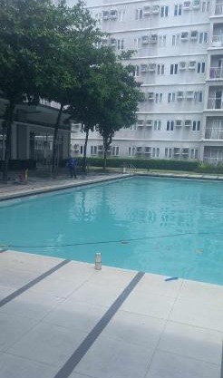 Comfy 1 Bedroom with Netflix & Free Wifi - Trees Residences Condominium