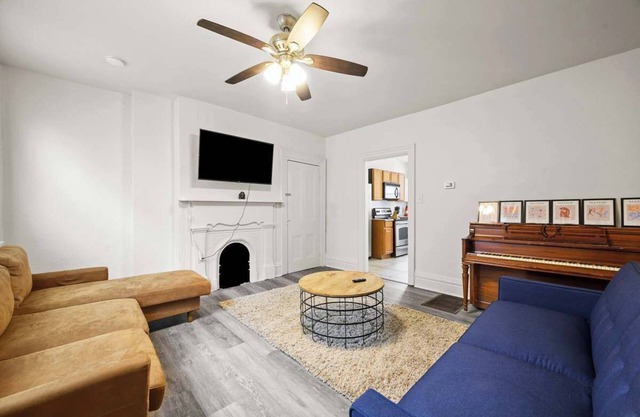 Comfy 3 Bed Northside Home - Near Stadiums!