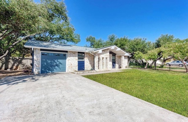 Comfy 3BR Home near Lakeline & Dell Children's