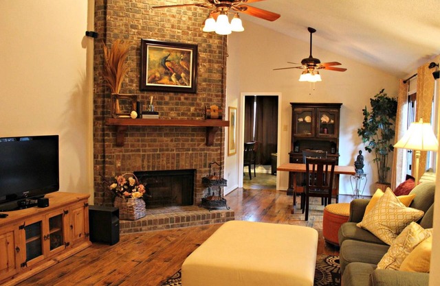 Comfy, Cozy, Safe, Affordable Home - Dallas Suburb