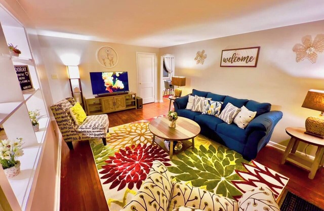 Comfy Cozy Safe Spacious 1st Floor Apartment