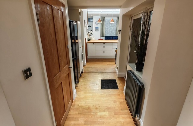 Comfy Open Plan 3 Bed House, Winchester