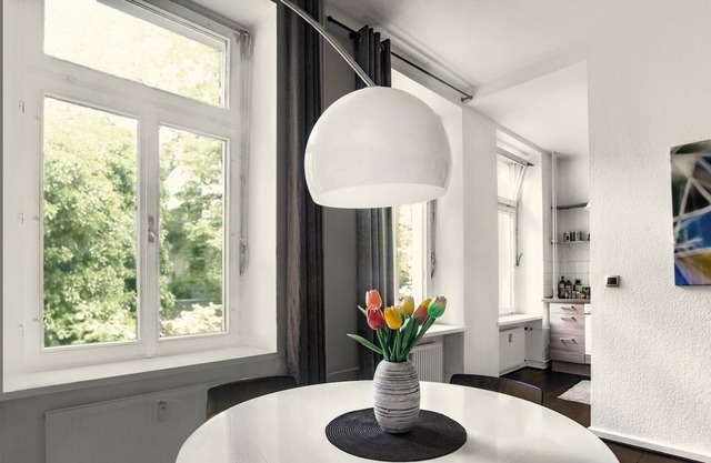 Comfy, quiet, bright, next to the metro and steps from Tempelhofer Park