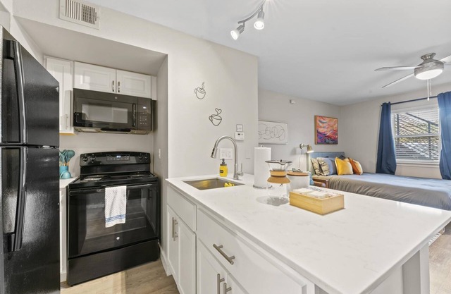 Comfy Studio Close to Downtown and Domain