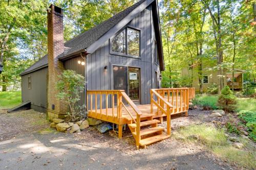 Community Beach Access Modern Poconos Cabin!