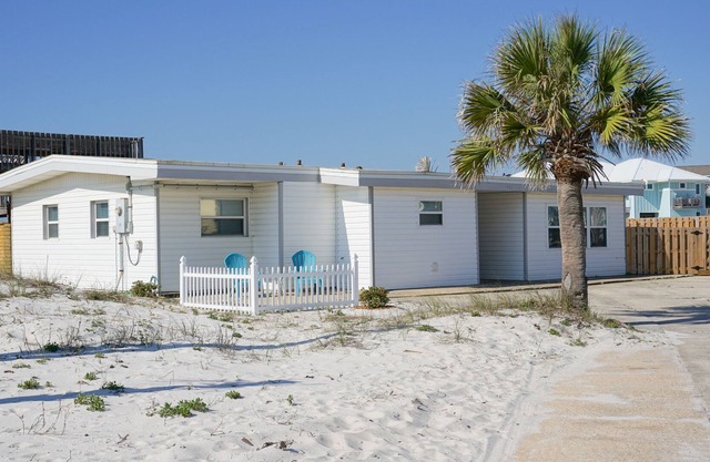 COMPLETE REMODEL-Florida style Beach Cottage directly on the Gulf of Mexico!